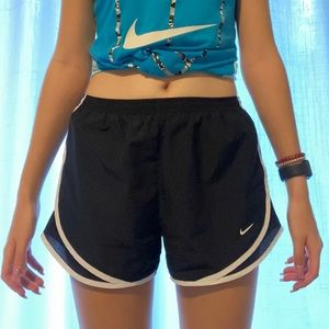 NIKE women’s athletic shorts (black/s)